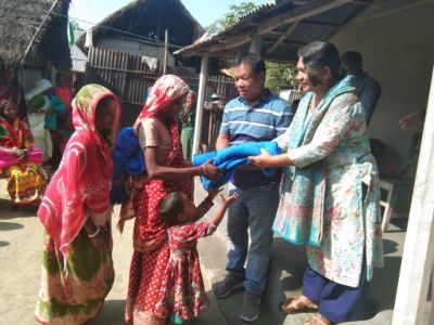 Rose & her husband Mark, give blankets out to each person in attendance.